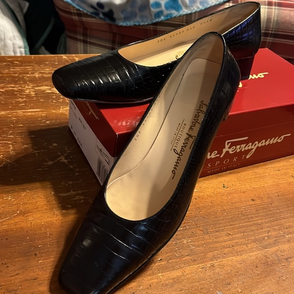 Salvatore Ferragamo Shoes - Women’s Salvatore Ferragamo
Low chunky heels black size 8.5 3A crocodile print